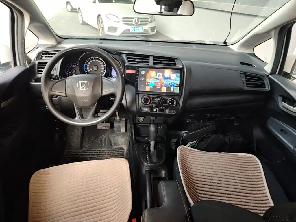 Honda Fit 2017 — фото 10