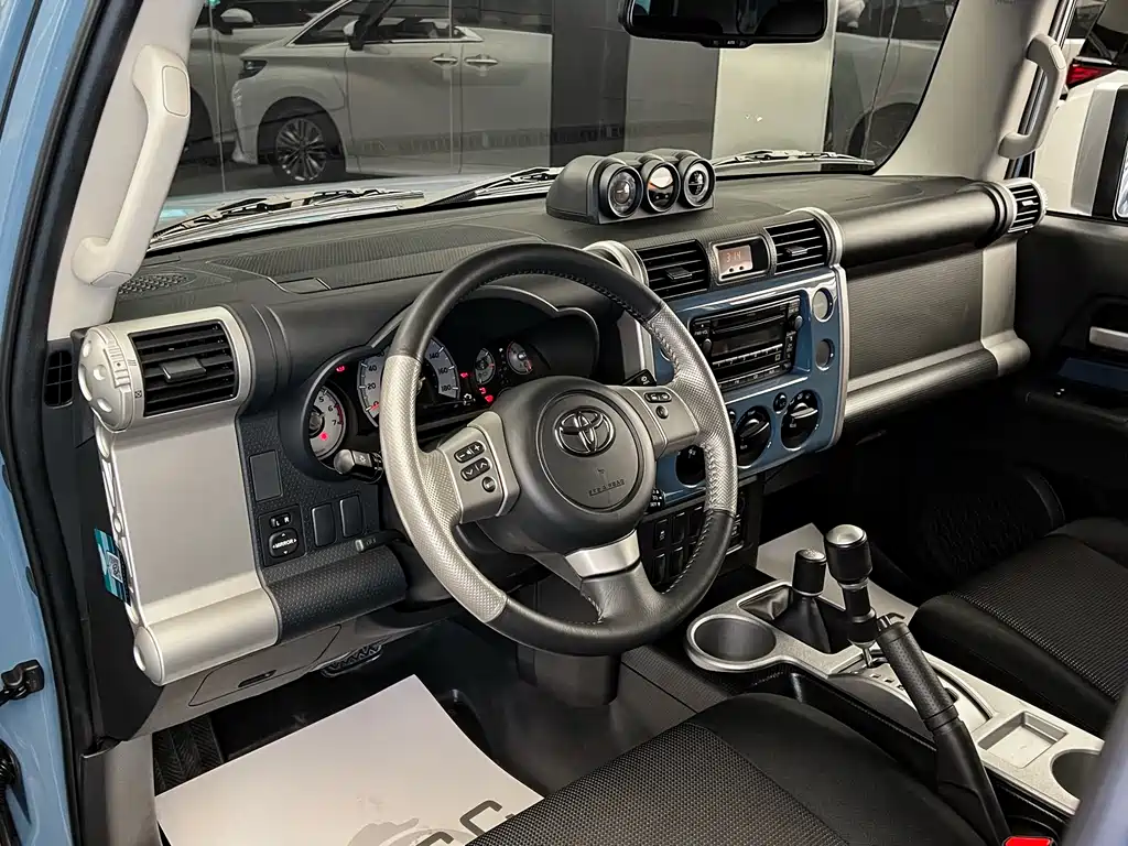 Toyota FJ Cruiser 2019 — фото 6