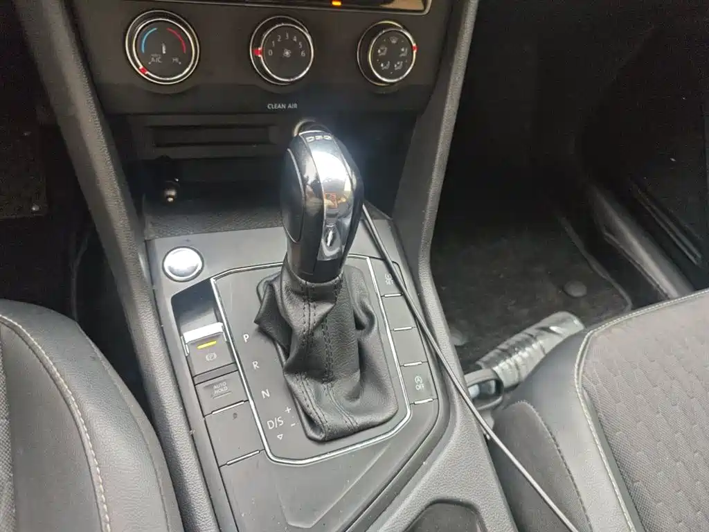 Volkswagen Tiguan L 2018 — фото 15