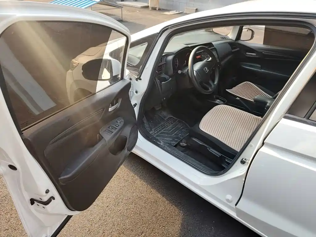 Honda Fit 2017 — фото 16