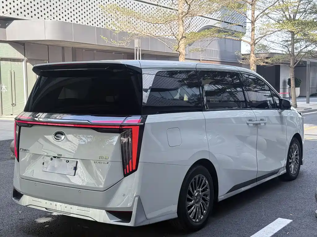 GAC Motor Trumpchi M8 2022 — фото 16