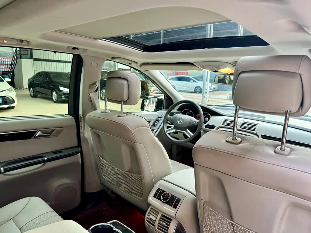Mercedes-Benz R-Class 2015 — фото 35