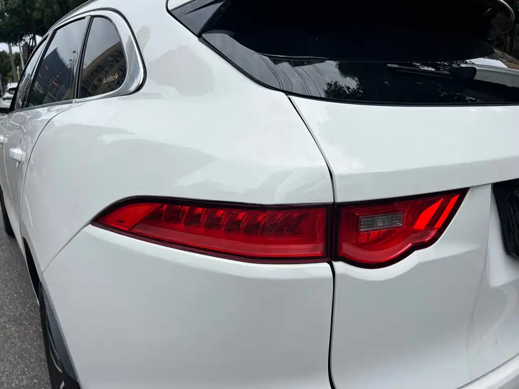 Jaguar F-PACE 2017 — фото 6