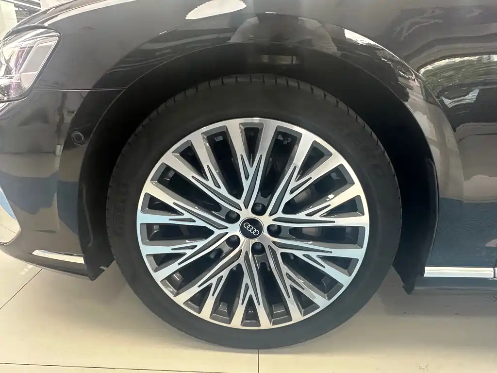 Audi A8 2024