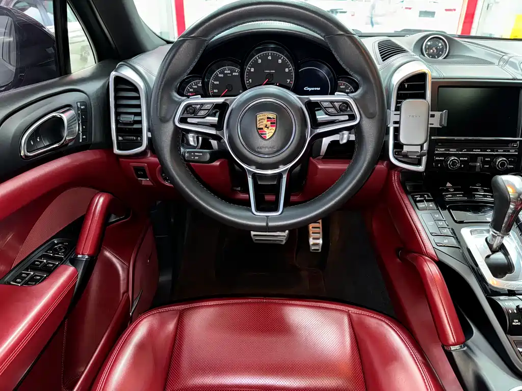 Porsche Cayenne 2016 — фото 8