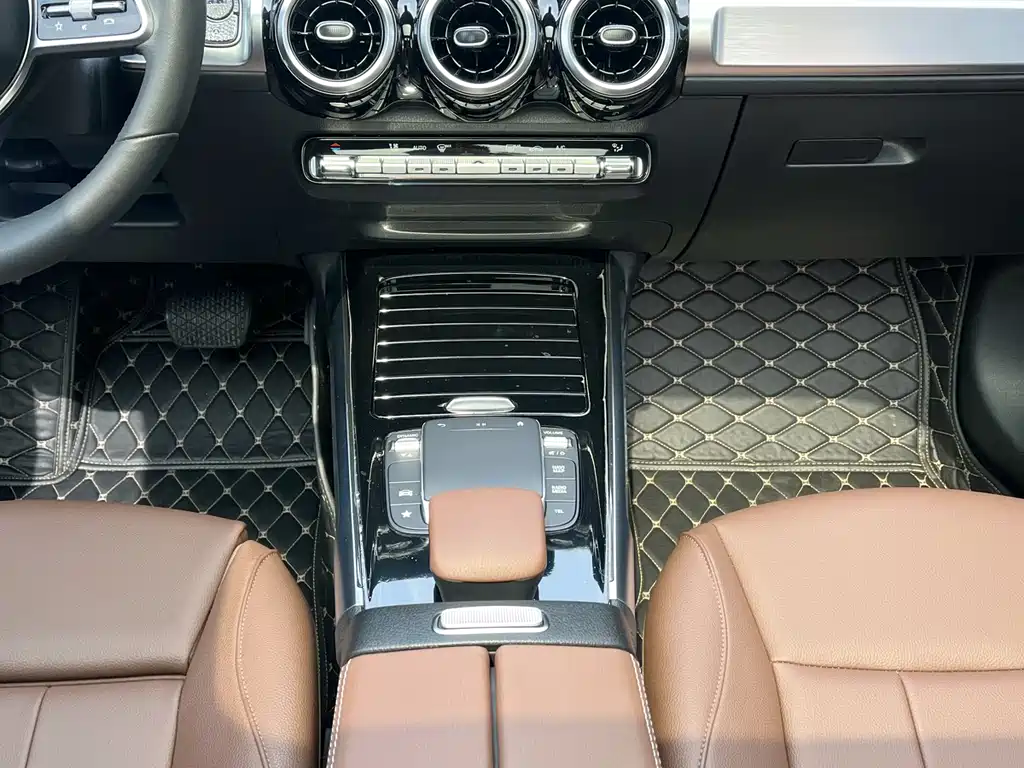 Mercedes-Benz GLB 2023 — фото 18