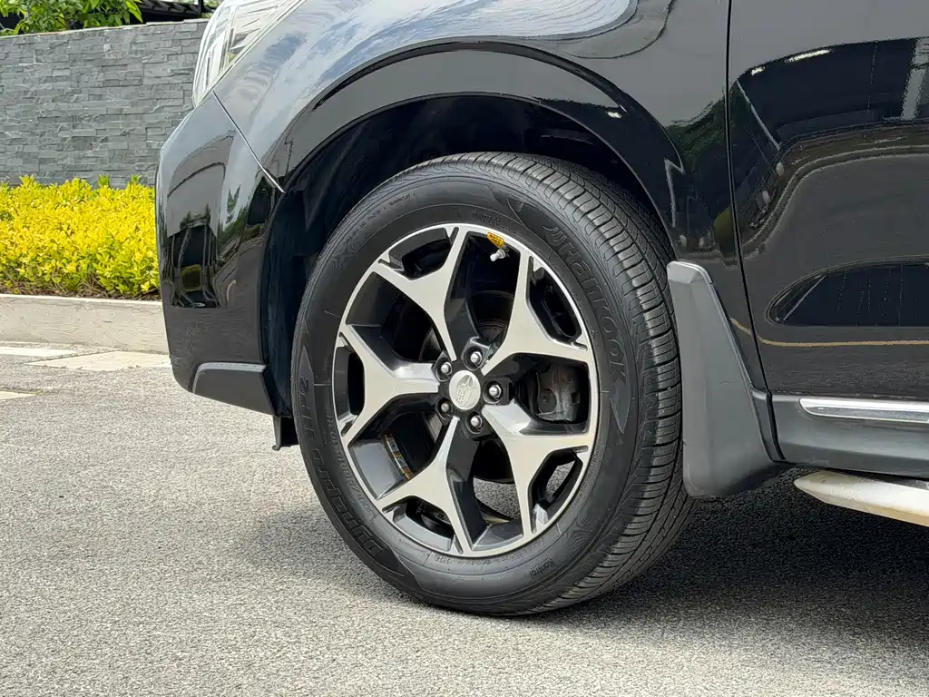 Subaru Forester 2015 — фото 9