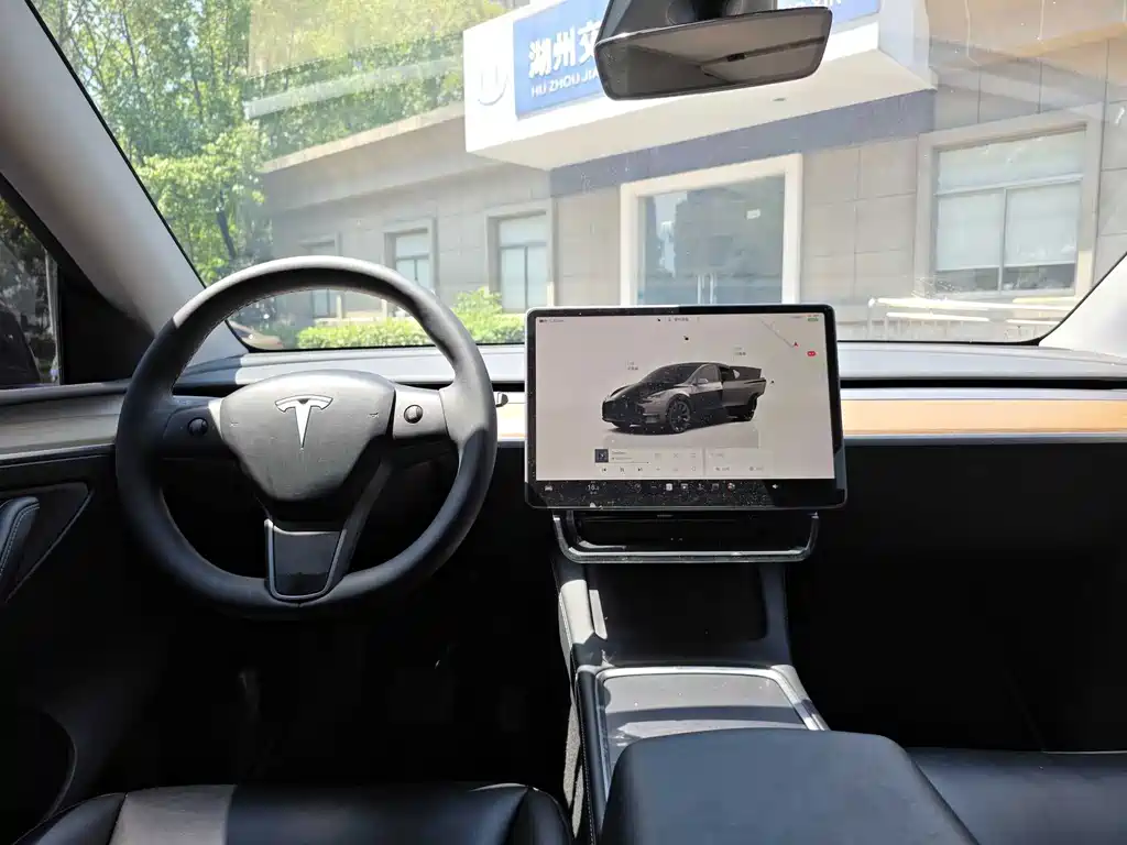 Tesla Model Y 2022 — фото 12