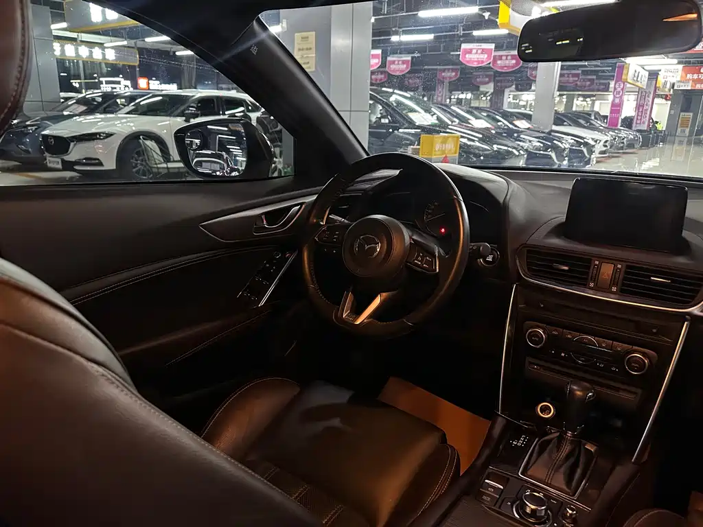 Mazda CX-4 2017 — фото 20