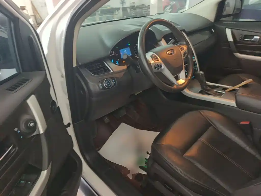 Ford Edge 2015 — фото 16