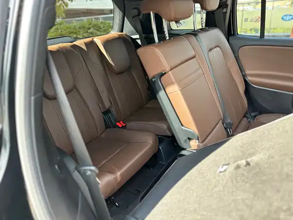 Mercedes-Benz GLB 2023