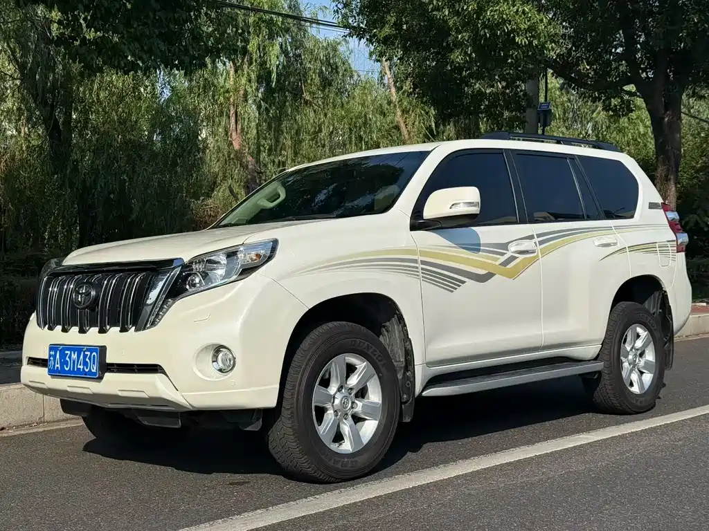 Toyota Prado 2017 — фото 1