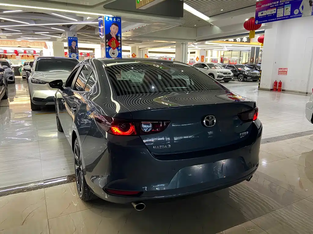 Mazda 3 Axela 2023