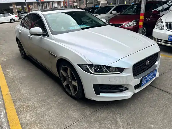 Jaguar XE 2018
