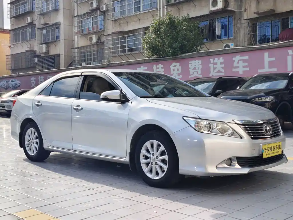 Toyota Camry 2013 — фото 3
