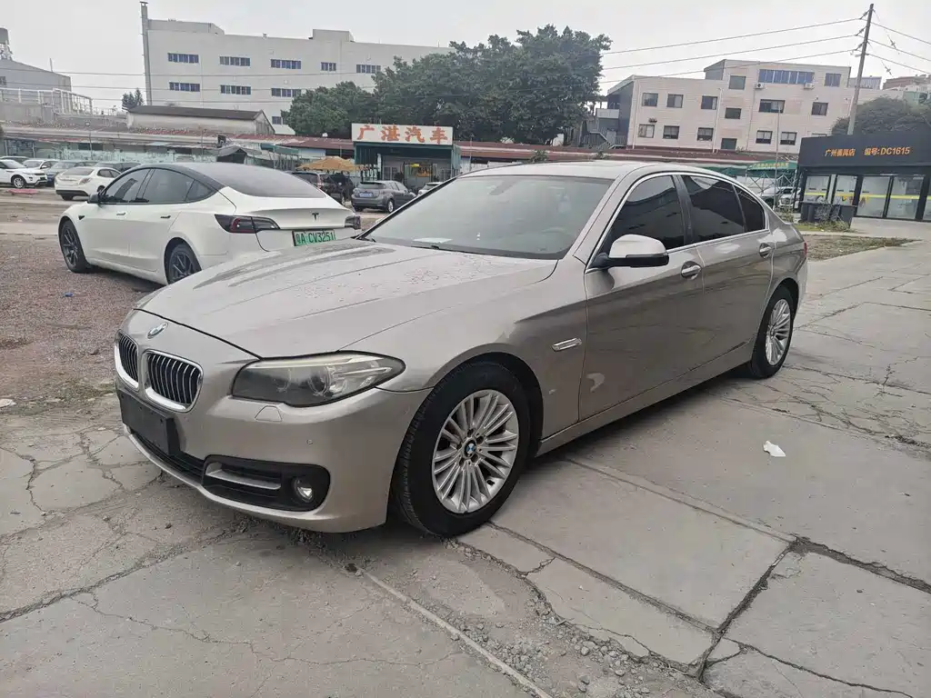 BMW 5 Series 2016 — фото 1