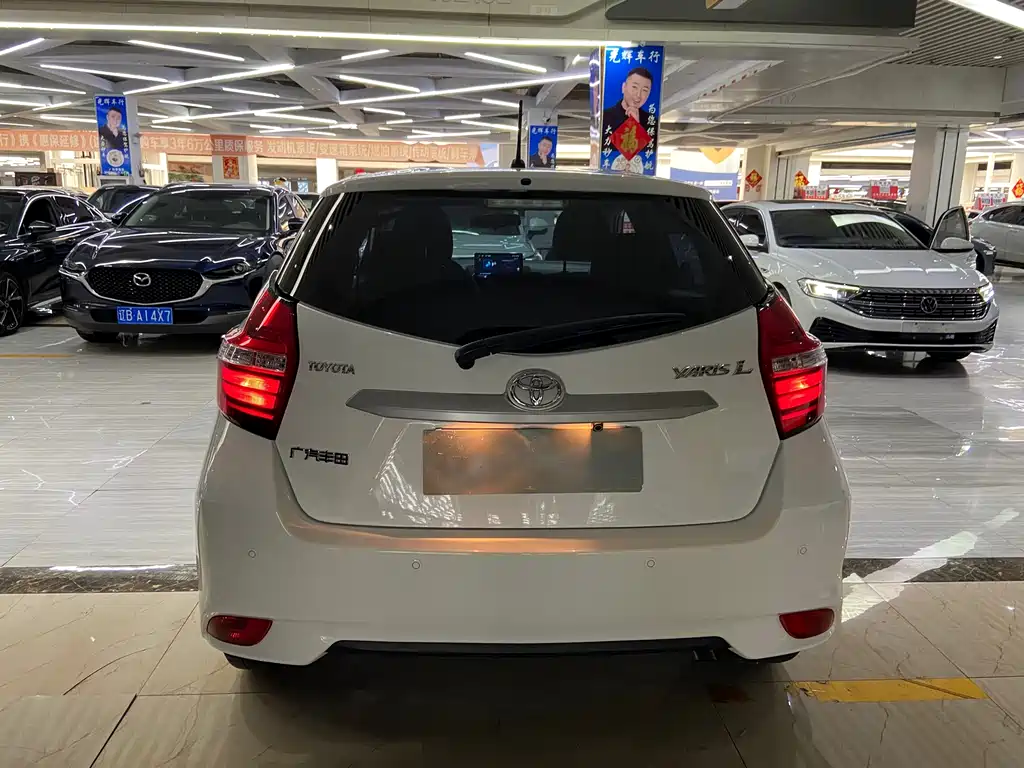 Toyota Yaris L 2023