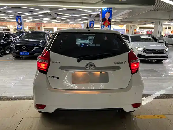Toyota Yaris L 2023