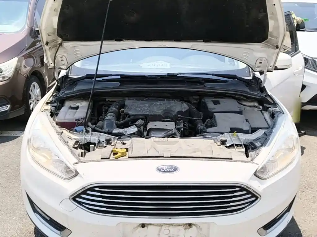 Ford Focus 2015 — фото 20