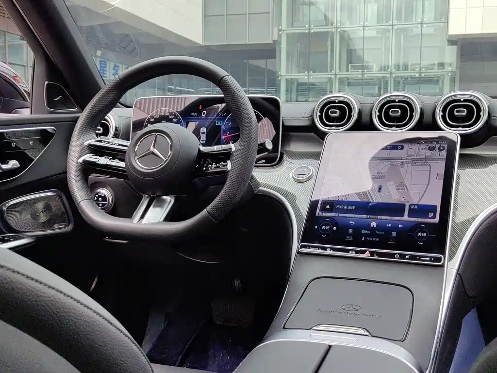 Mercedes-Benz C-Class 2024 — фото 17