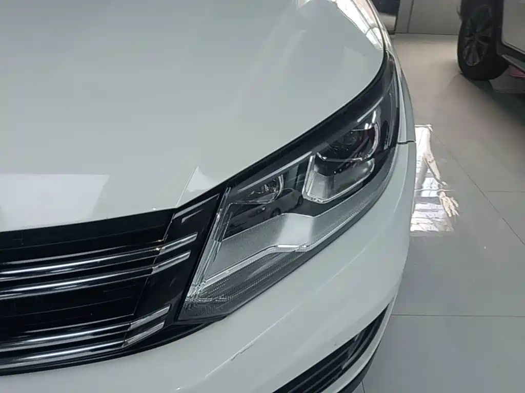 Volkswagen Tiguan 2016 — фото 24