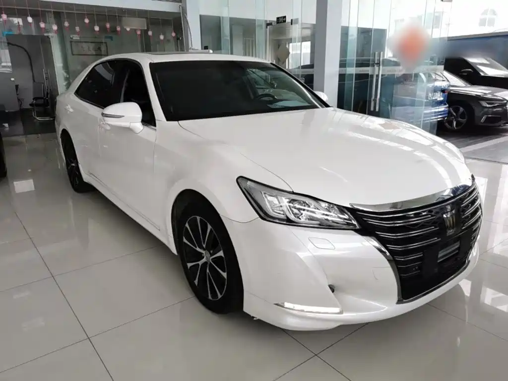 Toyota Crown 2019 — фото 4