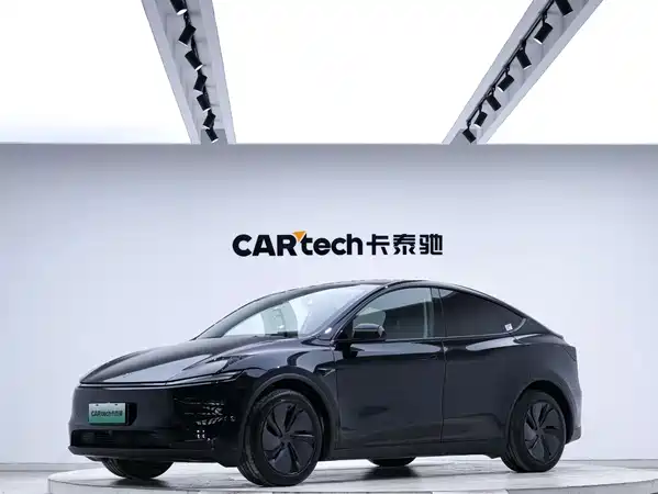 Tesla Model Y 2025