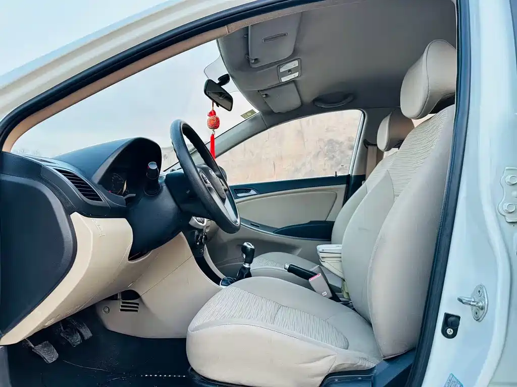 Hyundai Verna 2016 — фото 4