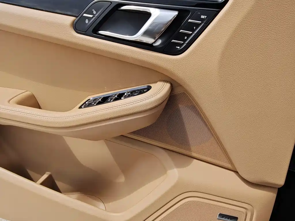 Porsche Macan 2016 — фото 12