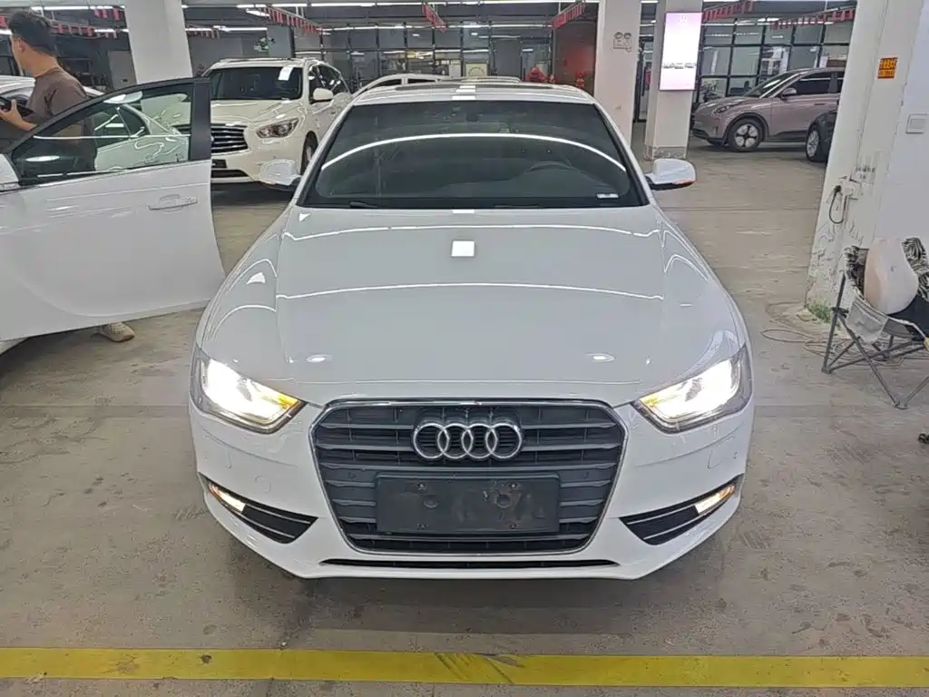 Audi A4L 2015 — фото 3
