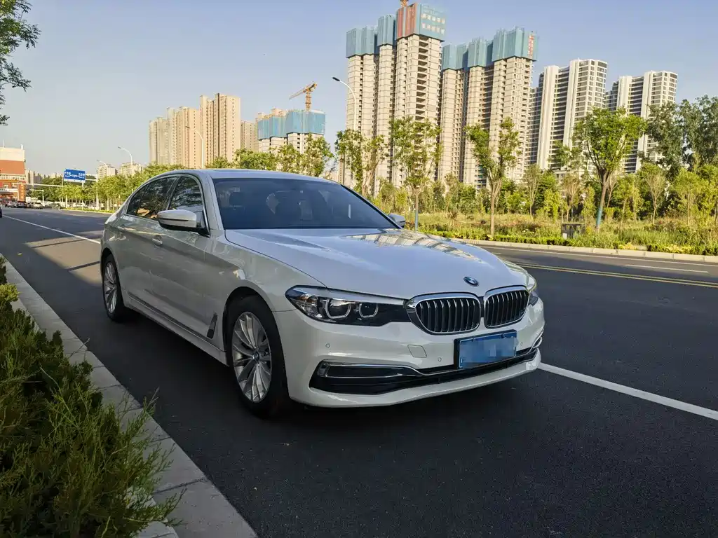 BMW 5 Series 2020 — фото 3