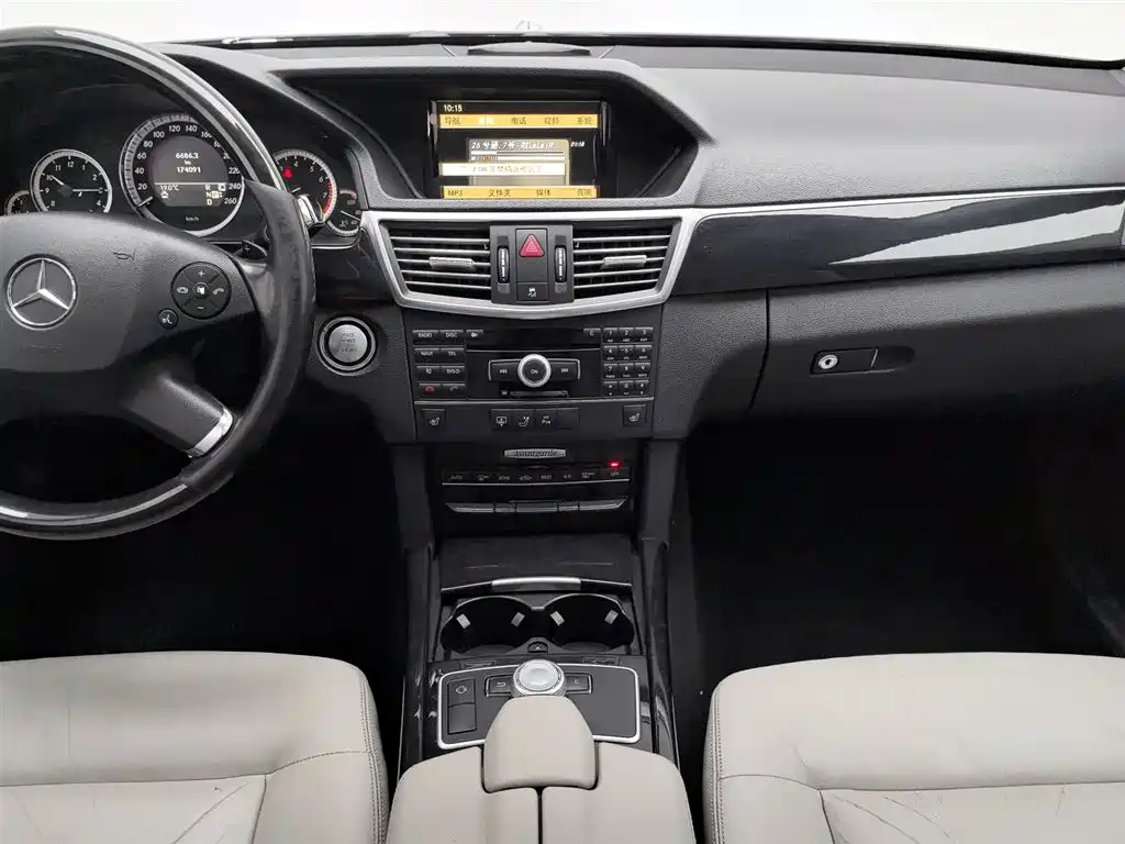 Mercedes-Benz E-Class 2010 — фото 12