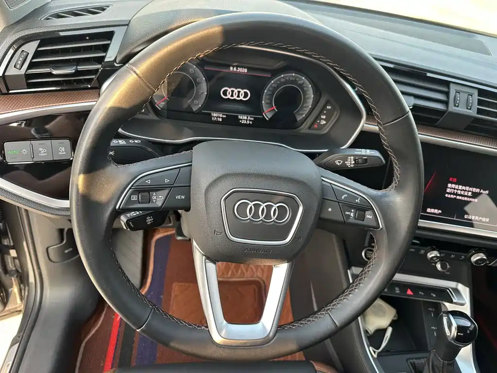 Audi Q3 2022 — фото 12