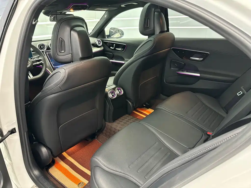 Mercedes-Benz C-Class 2023 — фото 16
