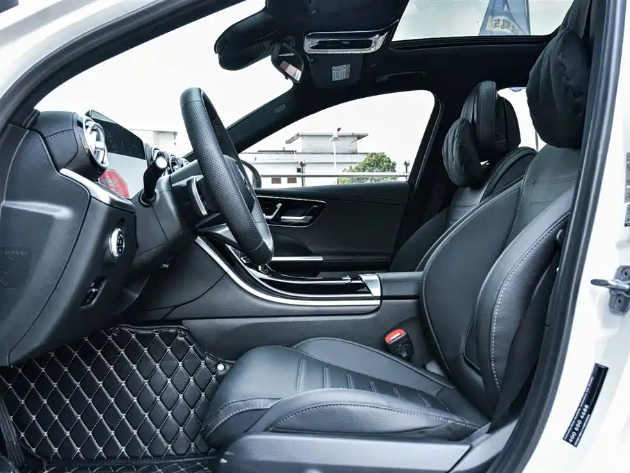 Mercedes-Benz C-Class 2023 — фото 9