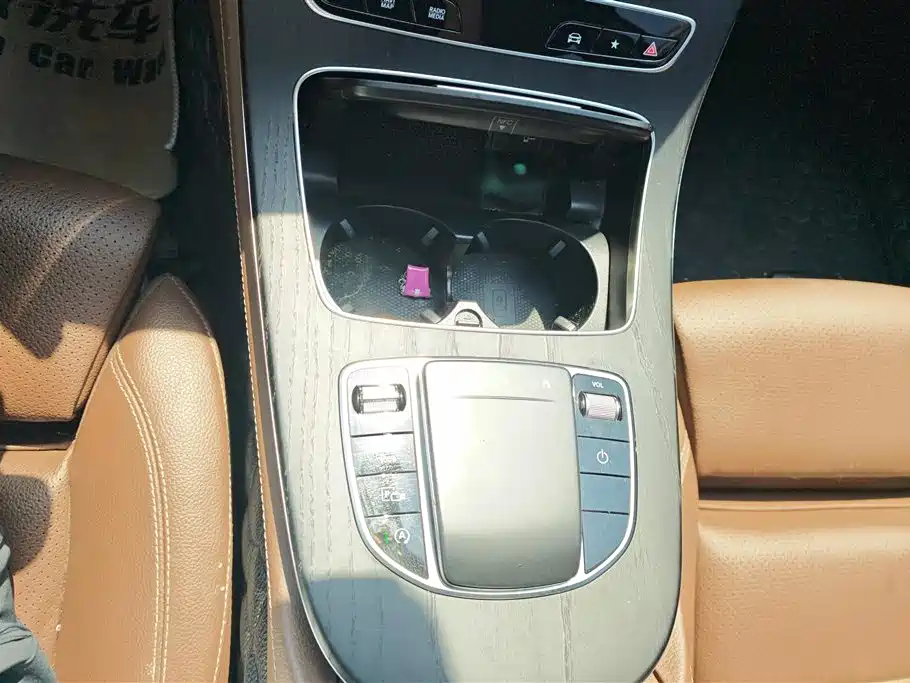 Mercedes-Benz E-Class 2022 — фото 15