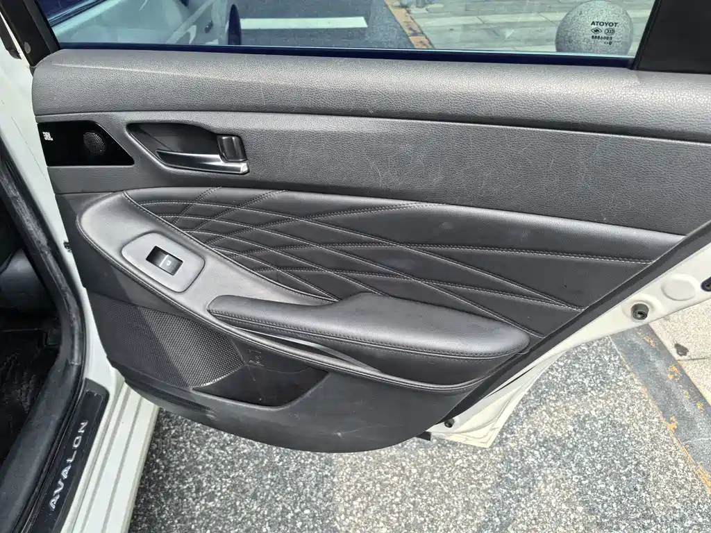 Toyota Avalon 2019 — фото 13