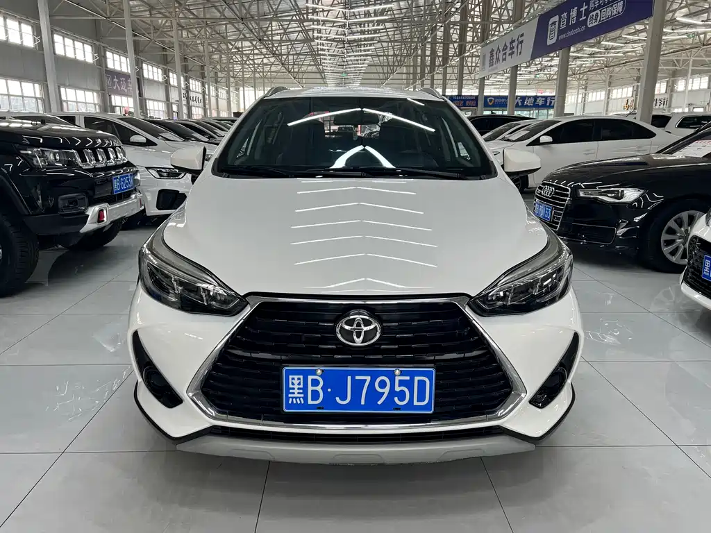 Toyota Yaris L 2023