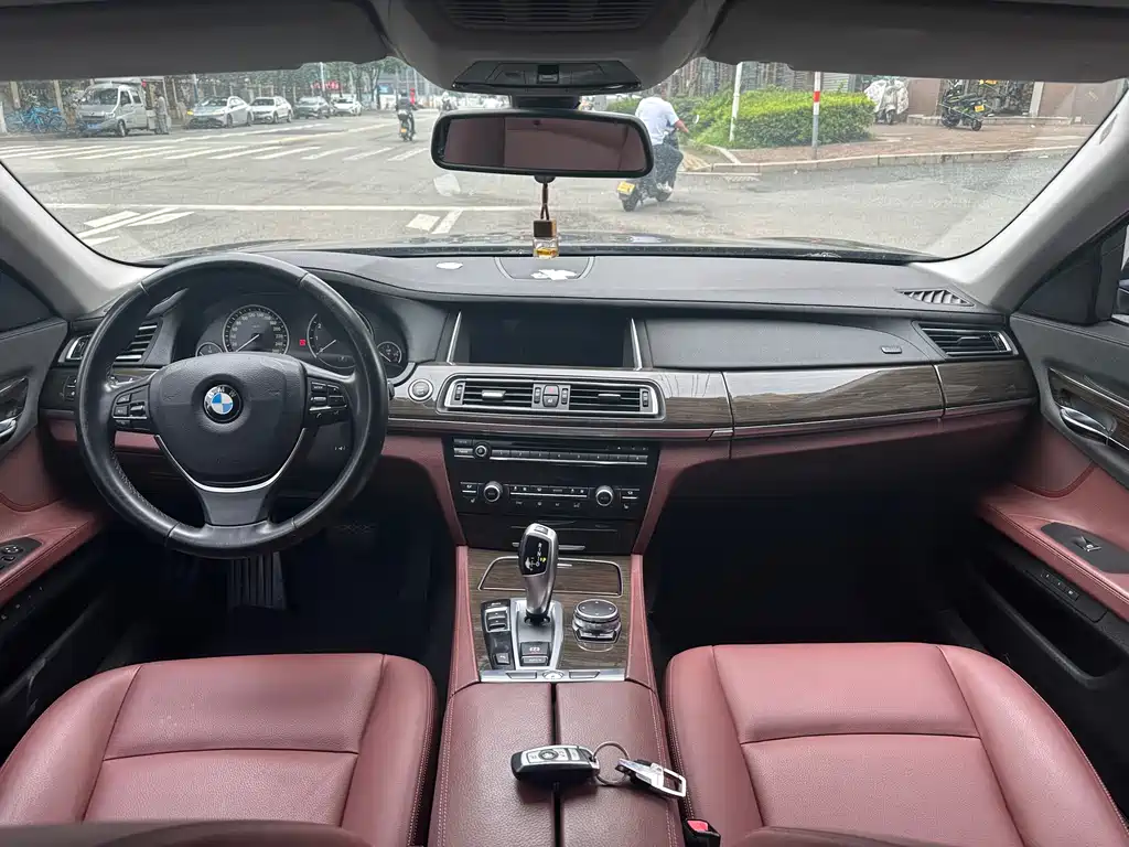 BMW 7 Series 2015 — фото 23