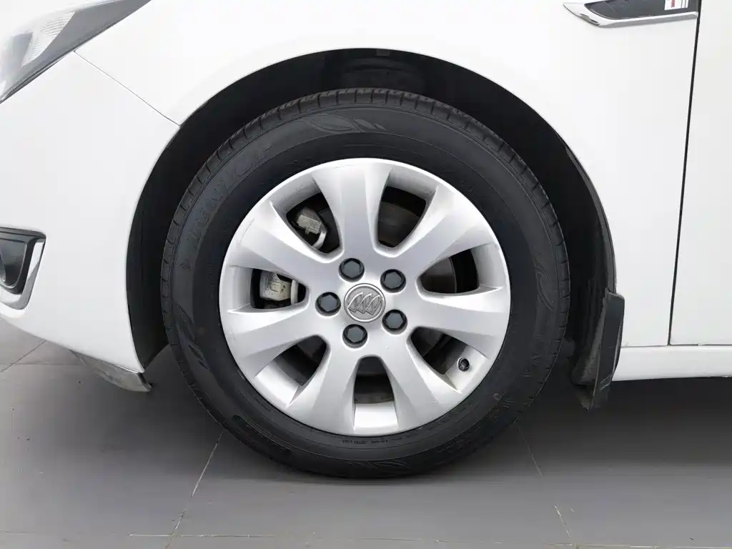 Buick Regal 2015 — фото 17