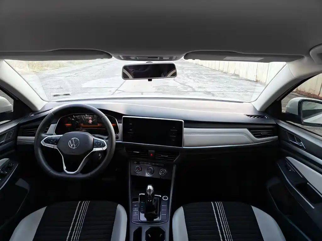 Volkswagen Bora 2024