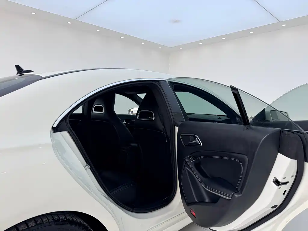 Mercedes-Benz CLA 2016 — фото 12