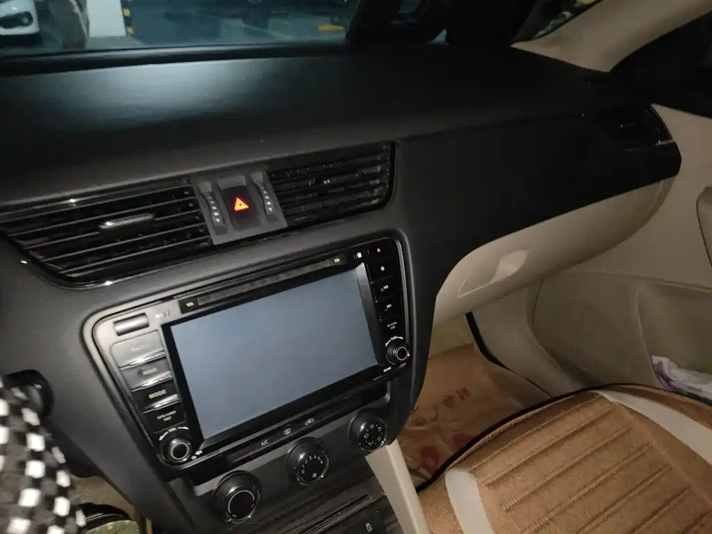 Skoda Octavia 2014 — фото 14