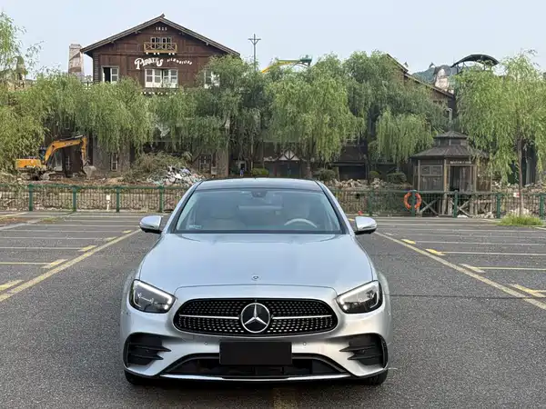 Mercedes-Benz E-Class 2022