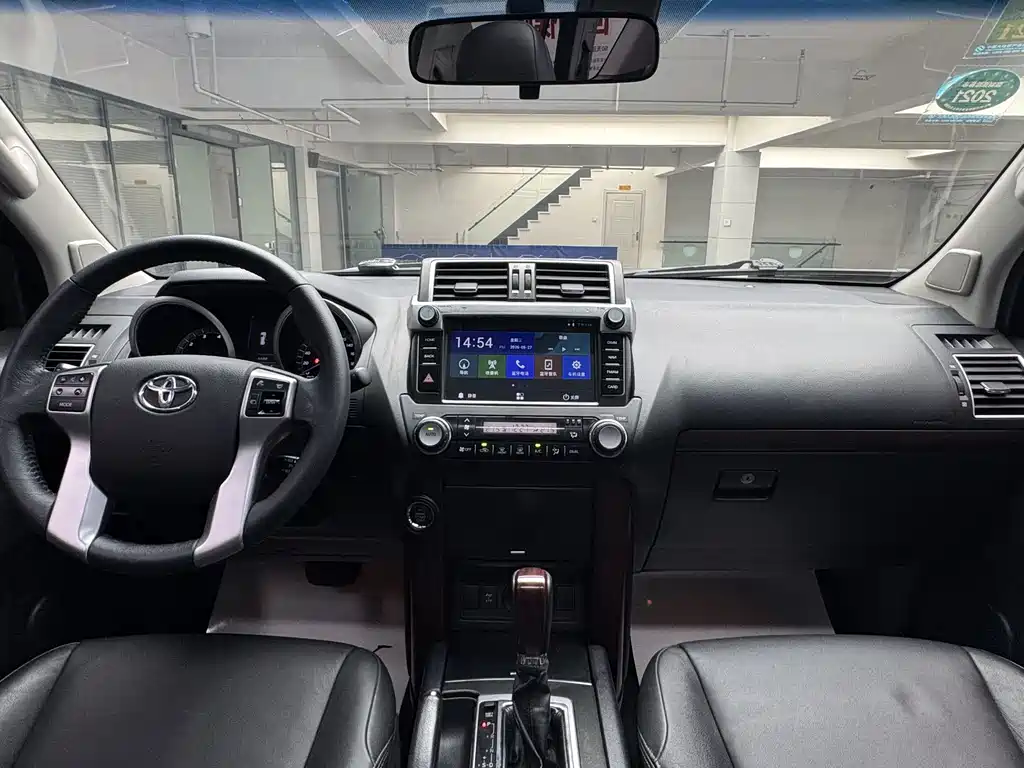 Toyota Prado 2017 — фото 9