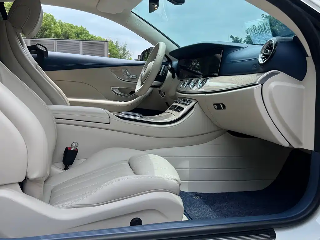 Mercedes-Benz E-Class 2020 — фото 20