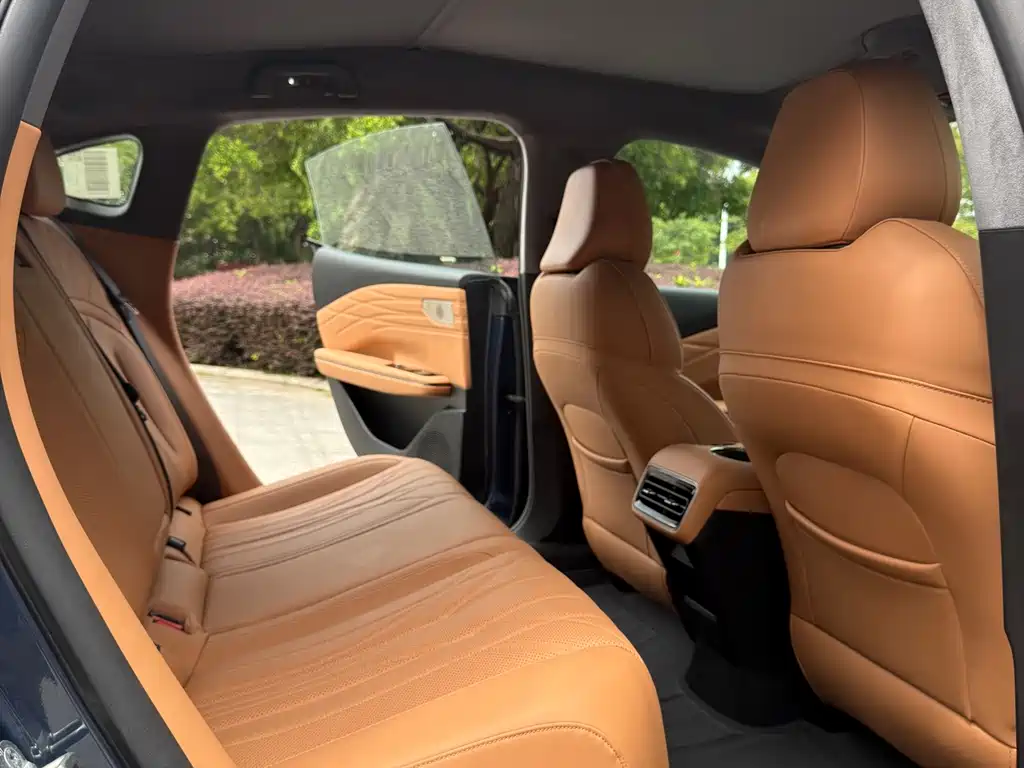 Geely Galaxy Starshine 8 2025 — фото 24
