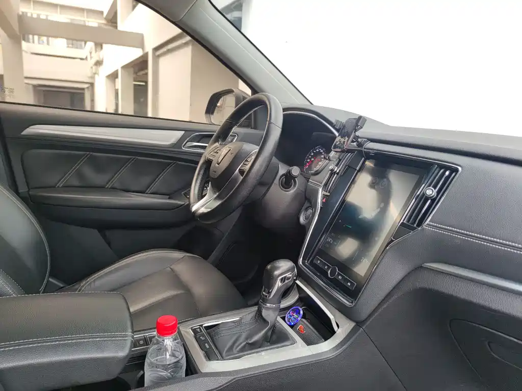 Roewe RX5 New Energy 2019 — фото 14
