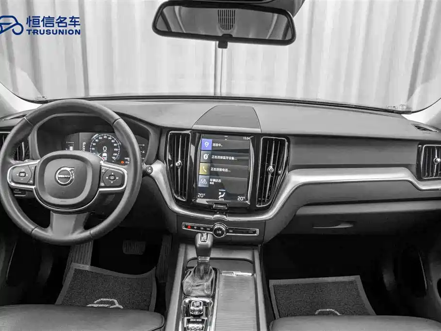 Volvo XC60 2019 — фото 13