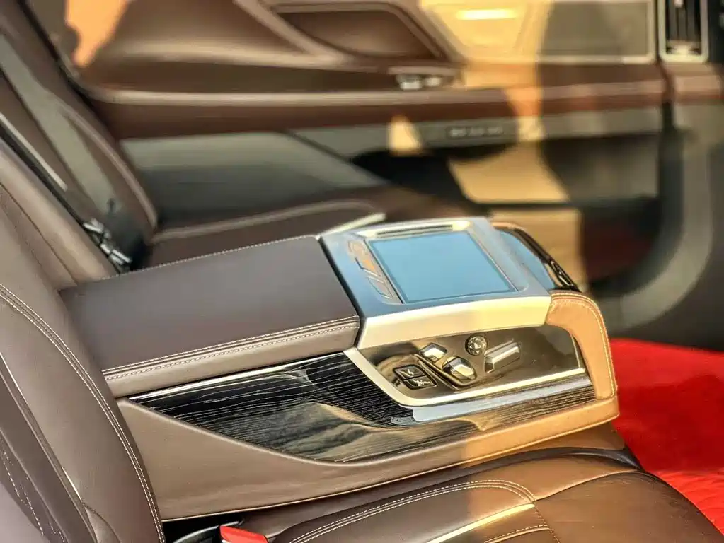 BMW 7 Series 2021 — фото 16